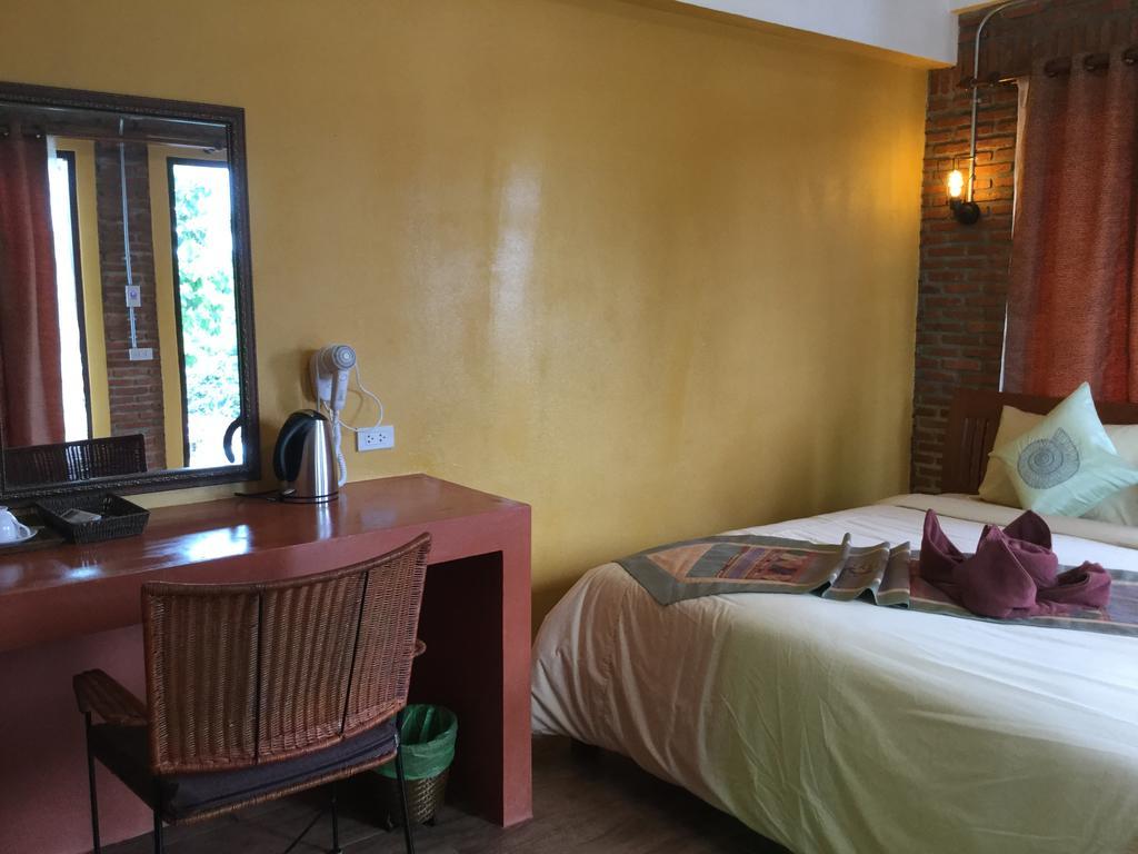 Pong Phen pensión Kanchanaburi Exterior foto
