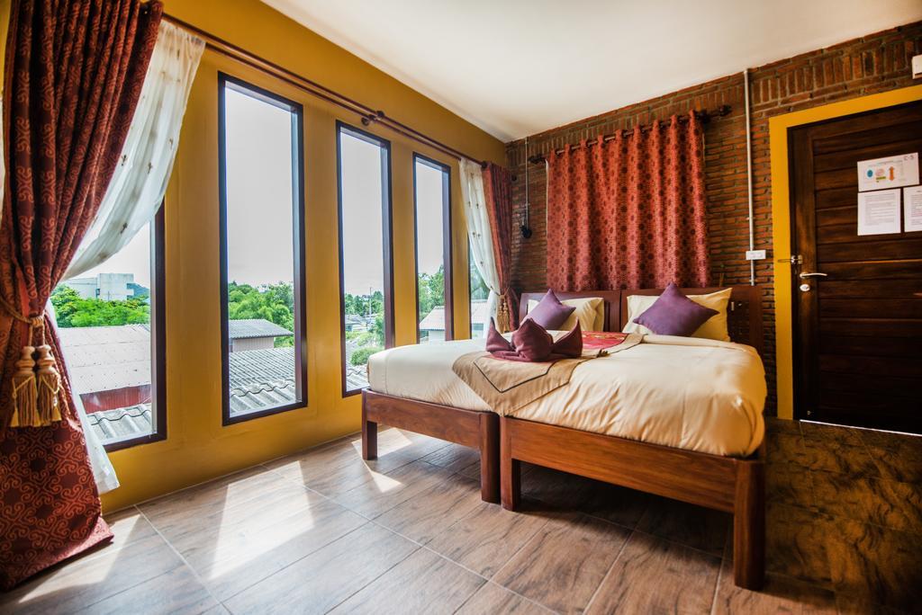 Pong Phen pensión Kanchanaburi Exterior foto