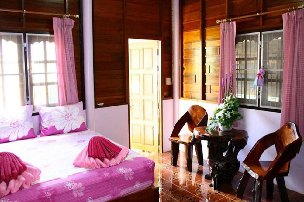Pong Phen pensión Kanchanaburi Exterior foto