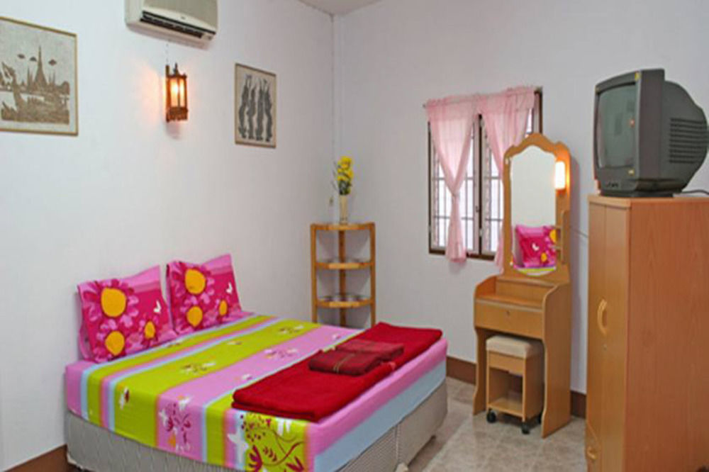 Pong Phen pensión Kanchanaburi Exterior foto
