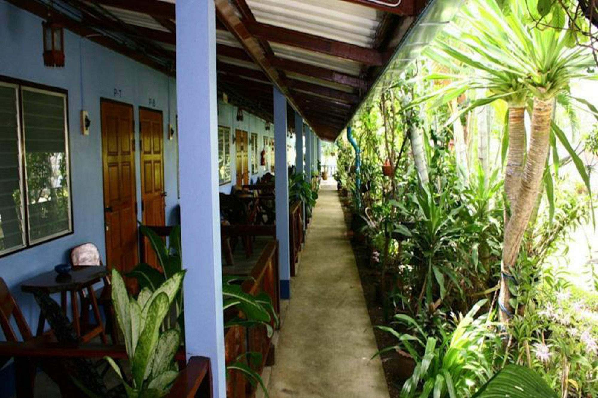 Pong Phen pensión Kanchanaburi Exterior foto